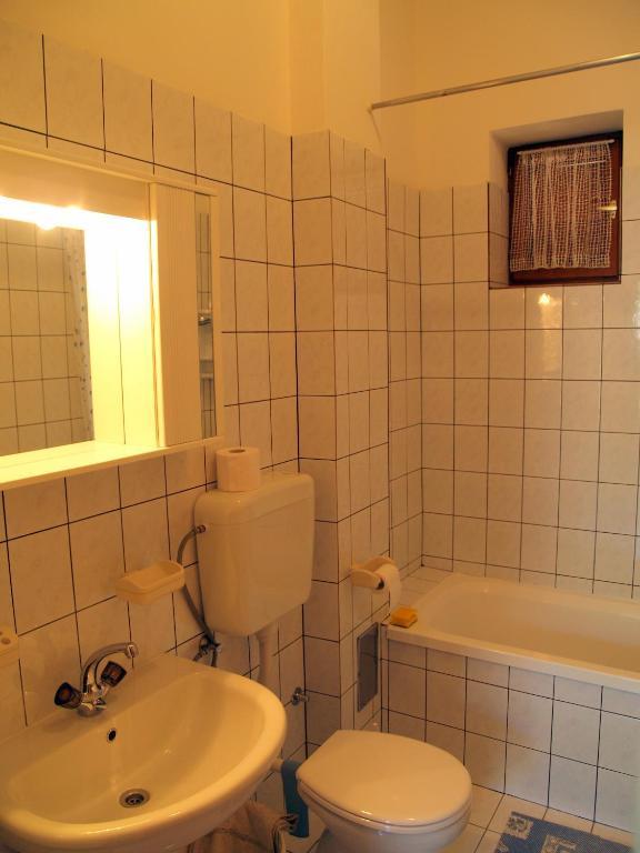 Apartments Banic Barbat na Rabu Bilik gambar